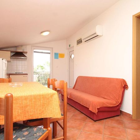 Apartments With A Parking Space Umag - 7039 Habitación foto