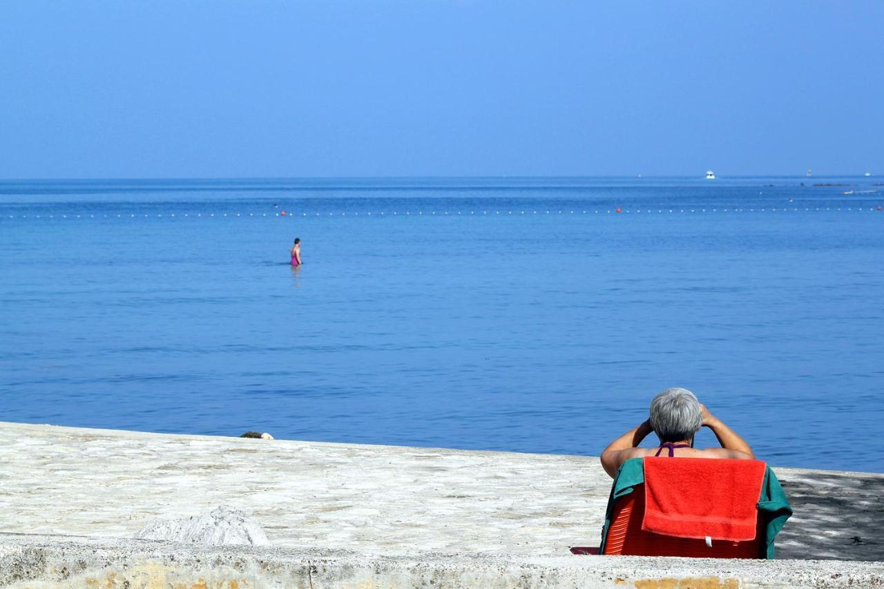 Apartments With A Parking Space Umag - 7039 Exterior foto