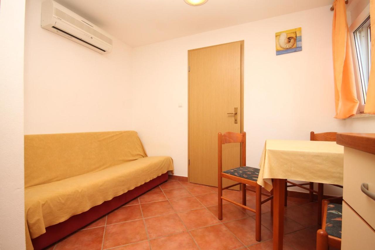 Apartments With A Parking Space Umag - 7039 Exterior foto