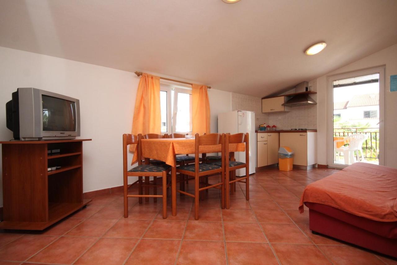 Apartments With A Parking Space Umag - 7039 Exterior foto